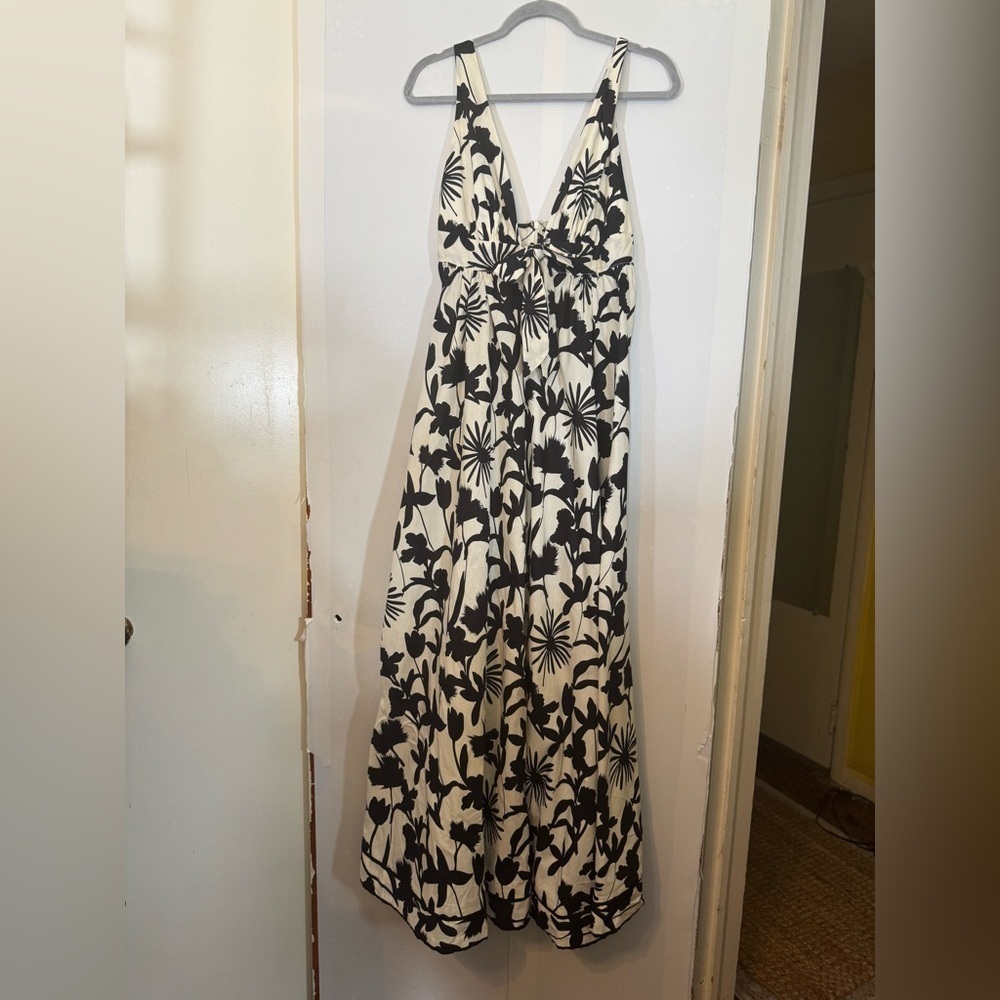 Aakaa Ballagio Black Floral Deep Plunge Maxi Dress - Picture 7 of 15